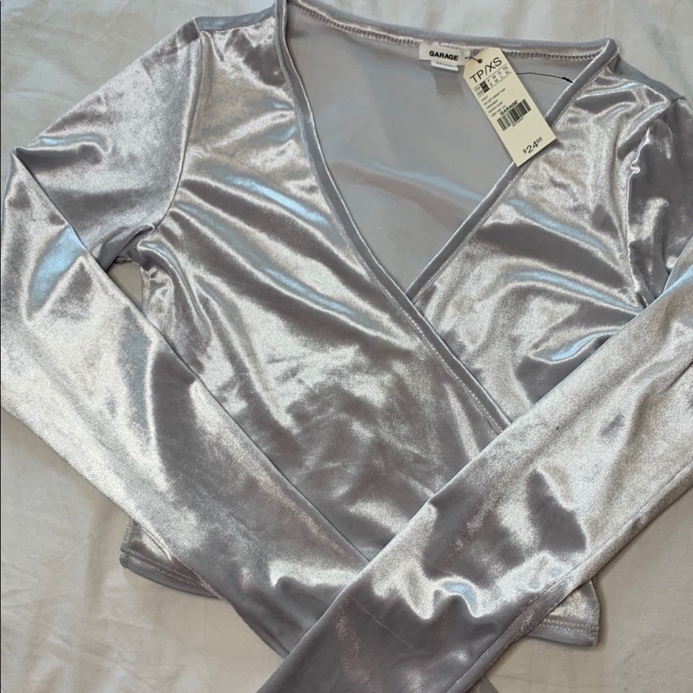 GARAGE long sleeve crop top